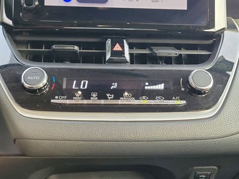 Used 2023 Toyota Corolla LE FWD image 28