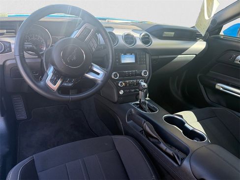 Certified 2022 Ford Mustang GT image 9