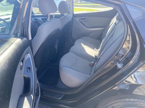 Used 2016 Hyundai Elantra SE image 9