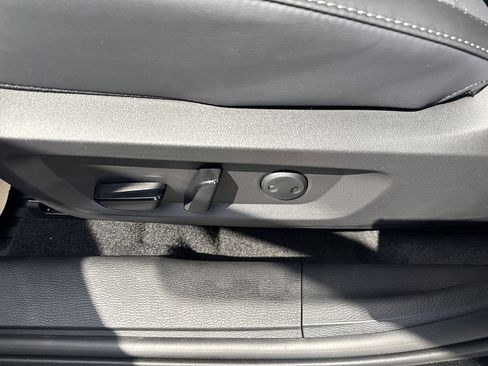 New 2025 Mitsubishi Outlander SE image 16