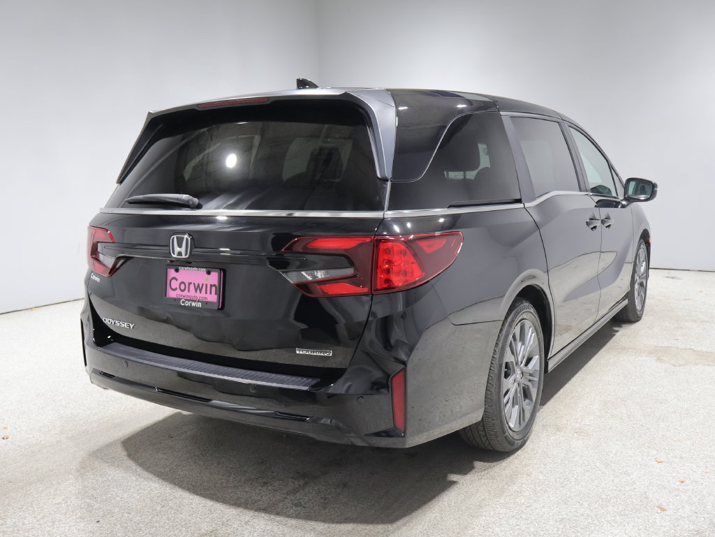 Used 2026 Honda Odyssey Touring image 2