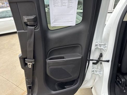 Used 2021 Chevrolet Colorado LT w/ Safety Package image 34