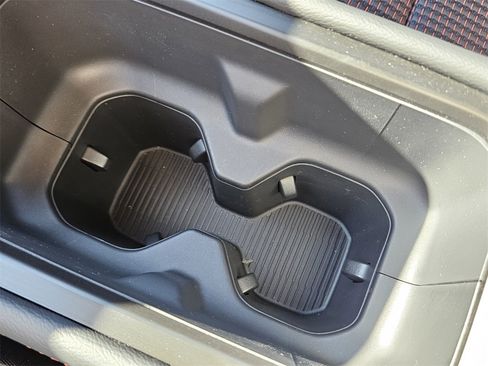 New 2026 Nissan Kicks SR image 23