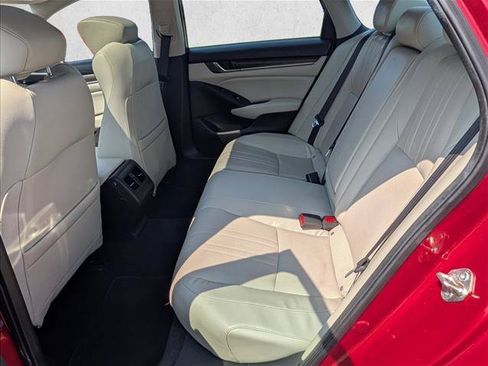 Used 2018 Honda Accord Touring image 18