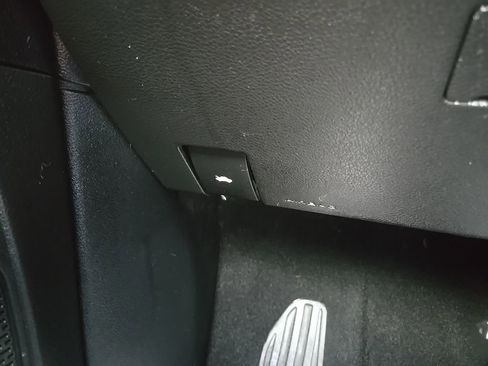 Used 2020 Chrysler Pacifica Limited w/ Advanced Safetytec Group image 49