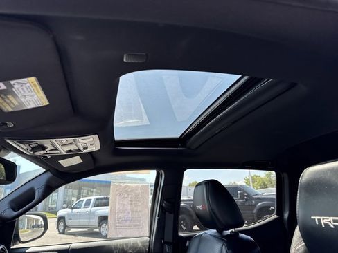 Used 2022 Toyota Tacoma TRD Pro image 11