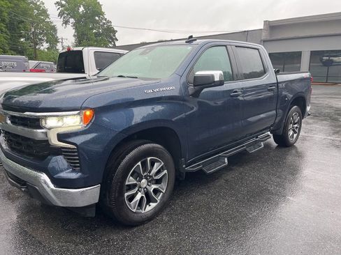 Used 2023 Chevrolet Silverado 1500 LT AWD/4WD image 7