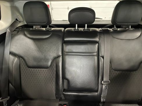 Used 2017 Jeep Compass Latitude FWD image 37