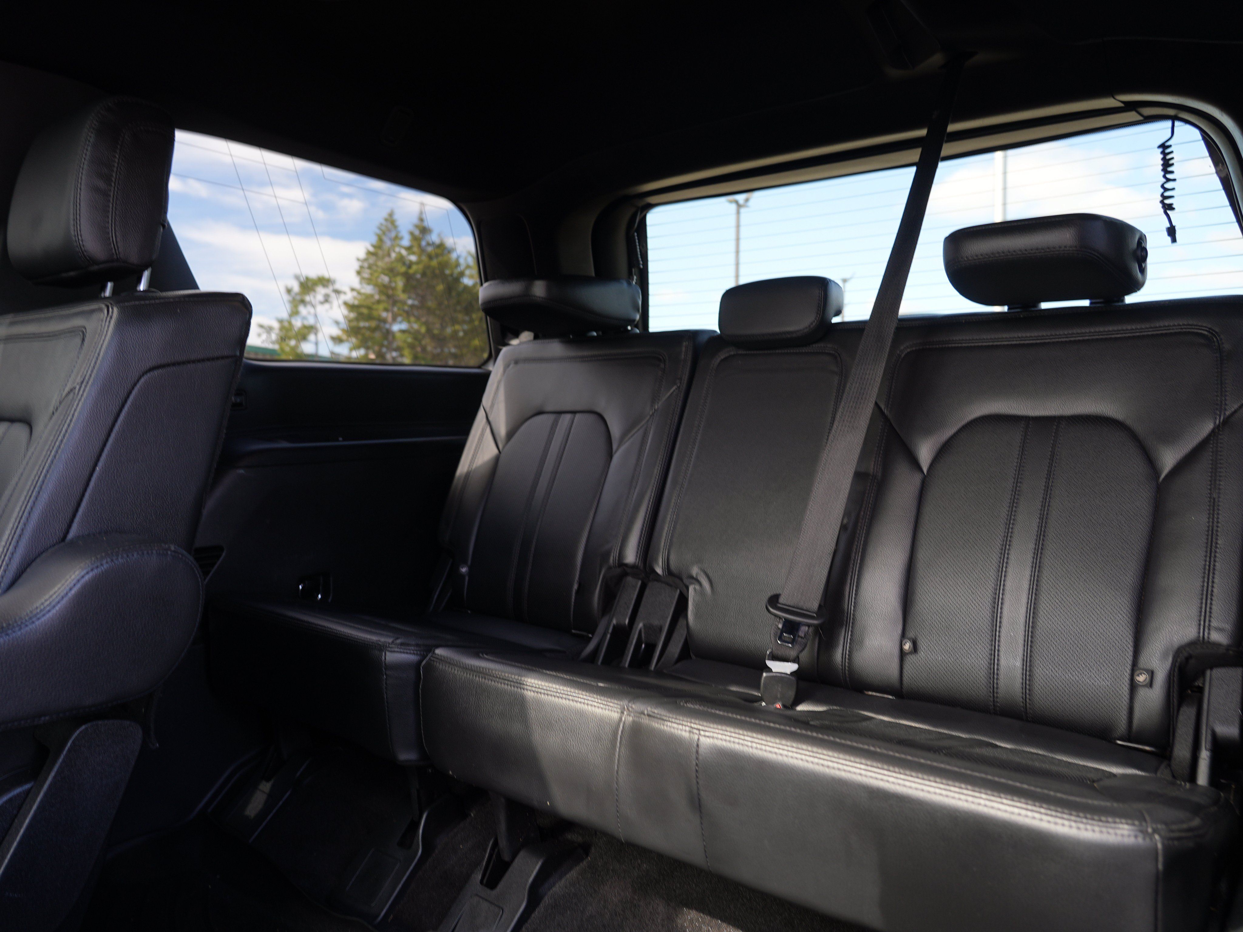 Used 2019 Ford Expedition Limited w/ Equipment Group 301A AWD/4WD image 30