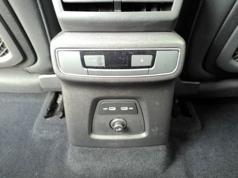 Used 2023 Audi Q4 e-tron Premium Plus w/ Premium Plus image 31