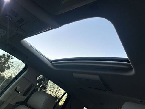 Used 2016 GMC Yukon SLT w/ Open Road Package image 20