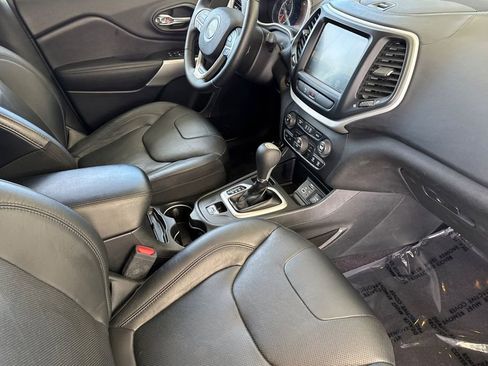 Used 2016 Jeep Cherokee Overland image 18