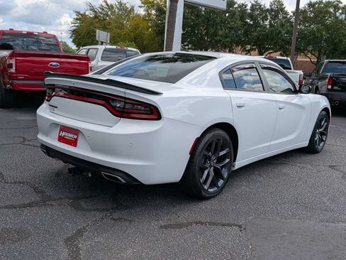 Used 2022 Dodge Charger SXT w/ Blacktop Package RWD image 5