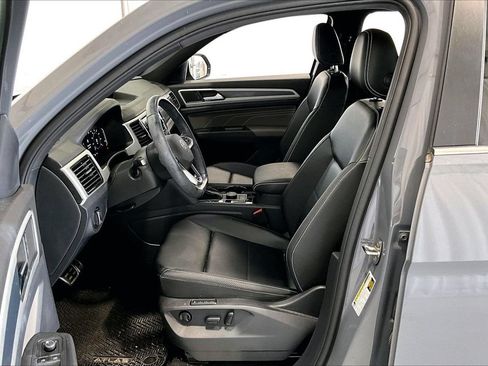 Used 2022 Volkswagen Atlas Cross Sport SEL R-Line AWD/4WD image 15