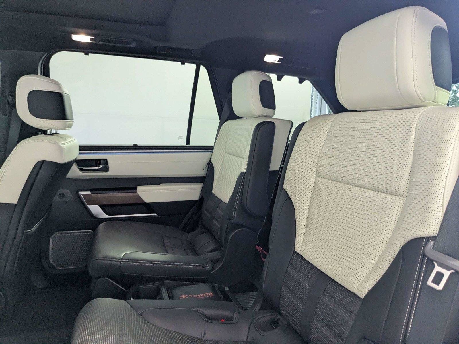 Used 2023 Toyota Sequoia Capstone AWD/4WD image 34