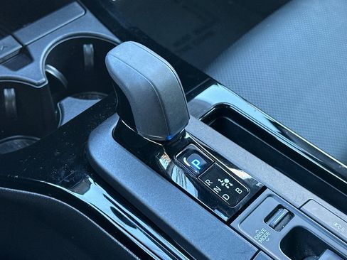 Used 2023 Toyota Prius XLE image 18