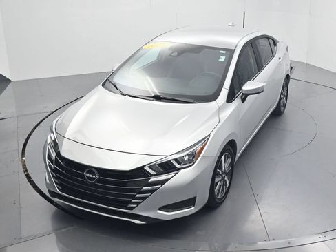 Used 2024 Nissan Versa SV FWD image 48