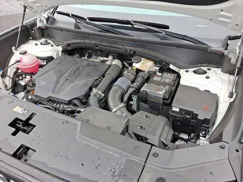 Certified 2025 Hyundai Santa Fe SE image 28