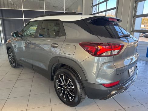 Used 2022 Chevrolet TrailBlazer ACTIV w/ Sun and Liftgate Package image 11