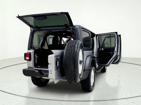 Used 2019 Jeep Wrangler Unlimited Sport S AWD/4WD image 14
