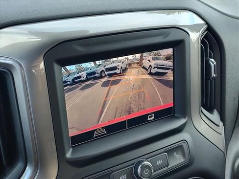 New 2026 Chevrolet Traverse LT image 13