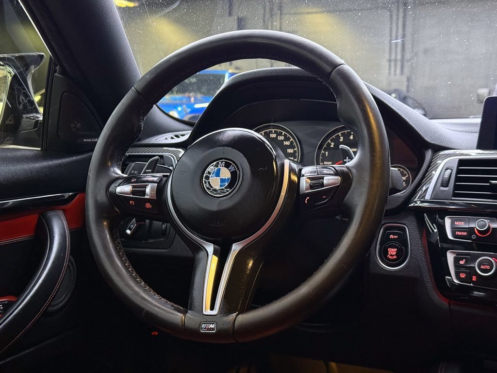Used 2018 BMW M4 Coupe RWD image 19