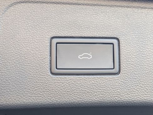 Used 2025 Volkswagen Atlas SE w/ Panoramic Sunroof Package image 21