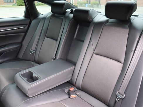 Used 2019 Honda Accord Sport image 15