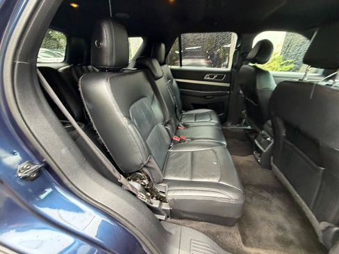 Used 2016 Ford Explorer XLT w/ Equipment Group 202A AWD/4WD image 30