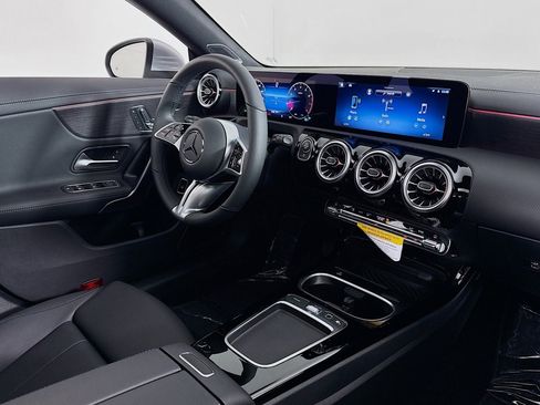 New 2025 Mercedes-Benz CLA 250 4MATIC image 15