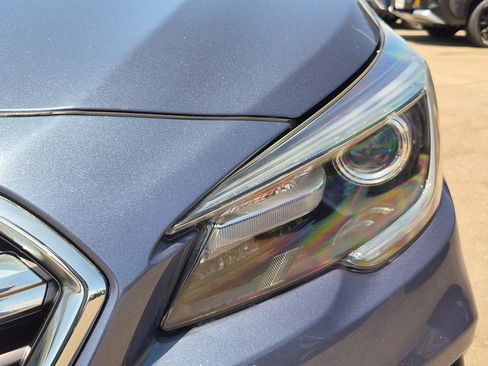 Used 2018 Subaru Outback 3.6R Limited AWD/4WD image 9