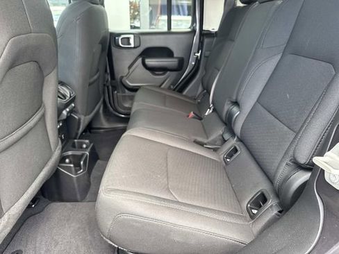 Used 2023 Jeep Gladiator Sport AWD/4WD image 14