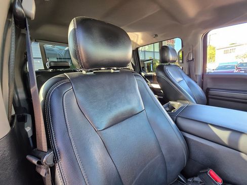 Used 2017 Ford F150 Lariat w/ Equipment Group 502A Luxury image 17