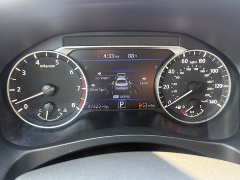 Used 2025 Nissan Altima 2.5 SV FWD image 10