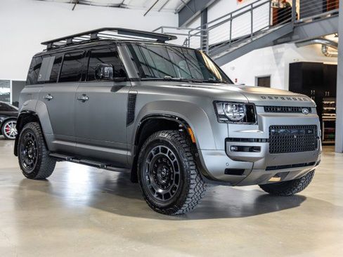 Used 2025 Land Rover Defender 110 AWD/4WD image 8
