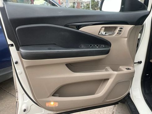 Used 2017 Honda Pilot Elite image 14