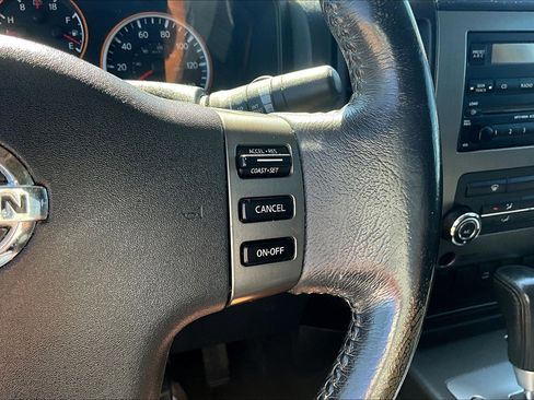 Used 2010 Nissan Titan SE w/ SE Value Truck Pkg image 23