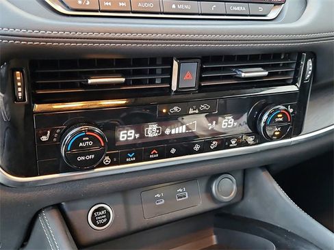 Used 2021 Nissan Rogue SL image 27