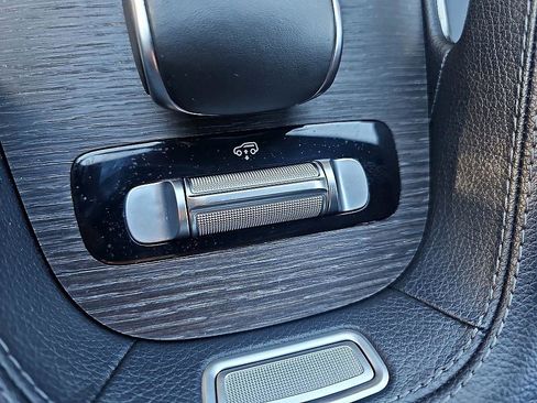 Used 2020 Mercedes-Benz GLS 450 4MATIC image 25