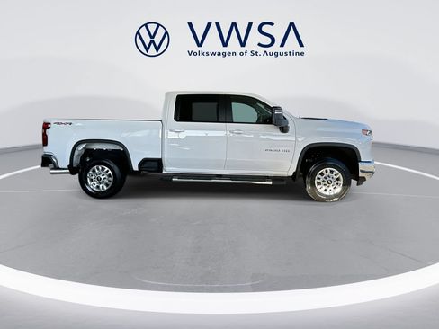 Used 2025 Chevrolet Silverado 2500 LT w/ Convenience Package AWD/4WD image 9
