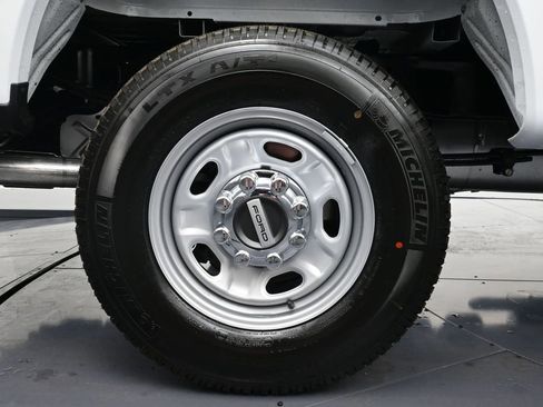 New 2026 Ford F250 XL w/ XL Chrome Package image 34