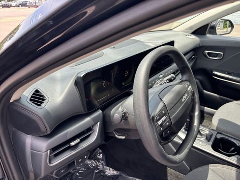 Used 2025 Kia K4 FWD image 34