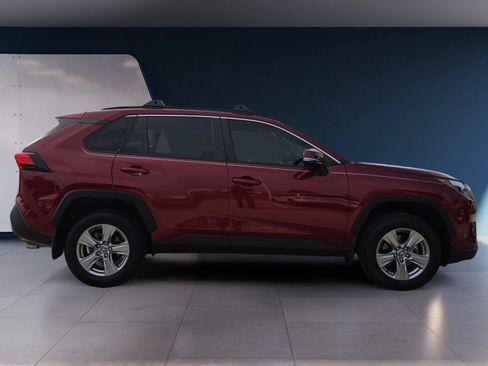 Used 2023 Toyota RAV4 XLE w/ Convenience Package FWD image 6