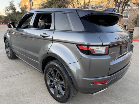 Used 2019 Land Rover Range Rover Evoque SE Premium image 5