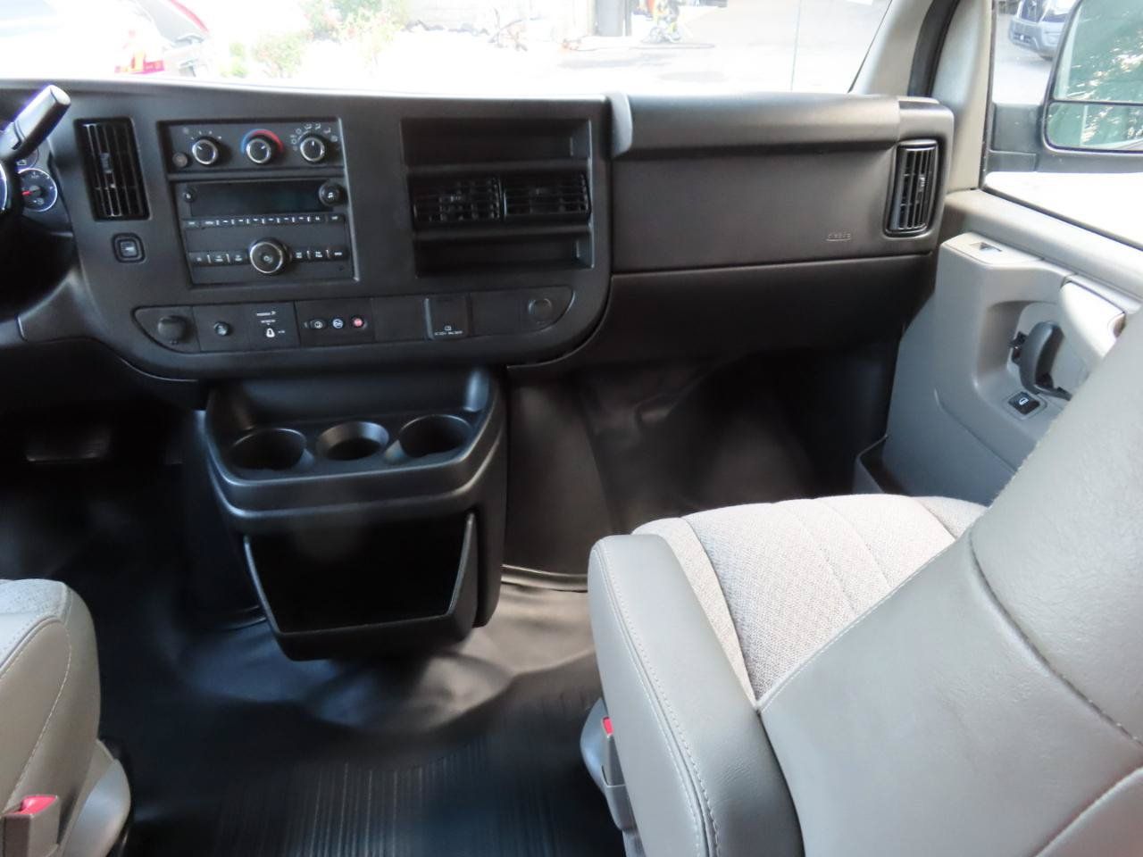 Used 2015 Chevrolet Express 3500 LS RWD image 24