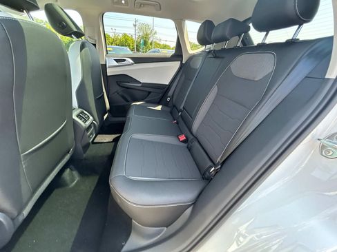 New 2025 Volkswagen Taos SE image 5