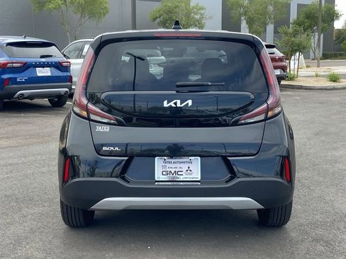 Used 2023 Kia Soul LX w/ Option Group 015 FWD image 5