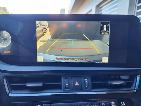 Certified 2023 Lexus ES 350 w/ Premium Package image 17