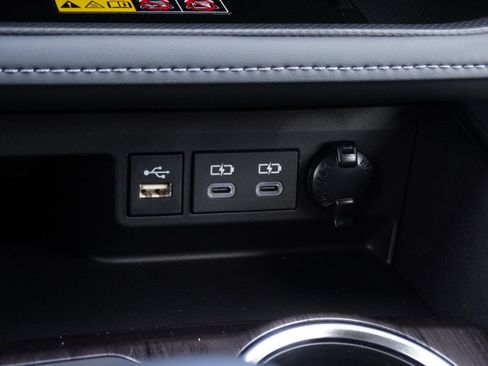 New 2025 Toyota Highlander Limited image 22