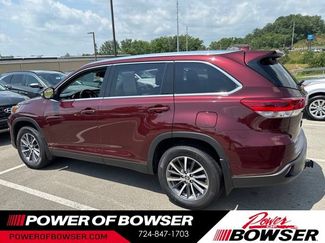 Used 2019 Toyota Highlander XLE AWD/4WD video 3